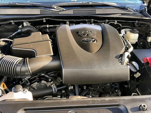 Used 2022 Toyota Tacoma SR5 image 13