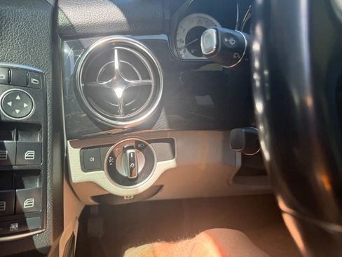 Used 2013 Mercedes-Benz GLK 250 BlueTEC 4MATIC image 22