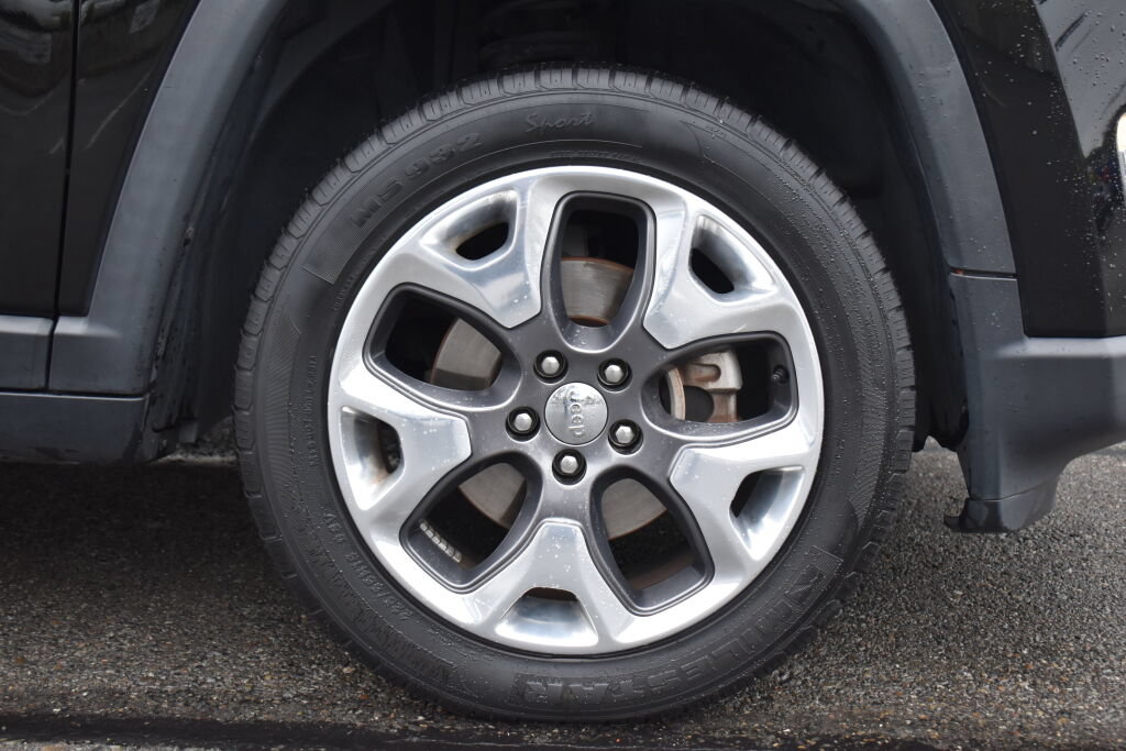 Used 2021 Jeep Compass Limited w/ Sun and Sound Group AWD/4WD image 28