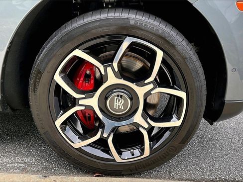 Used 2024 Rolls-Royce Cullinan Black Badge image 33