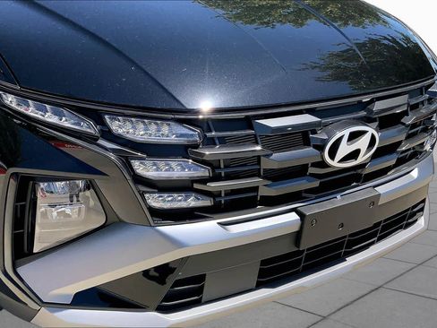 Used 2026 Hyundai Tucson SE FWD image 32