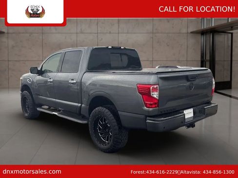 Used 2017 Nissan Titan SV AWD/4WD image 7