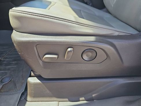 Used 2021 GMC Yukon XL SLT w/ SLT Premium Package AWD/4WD image 23