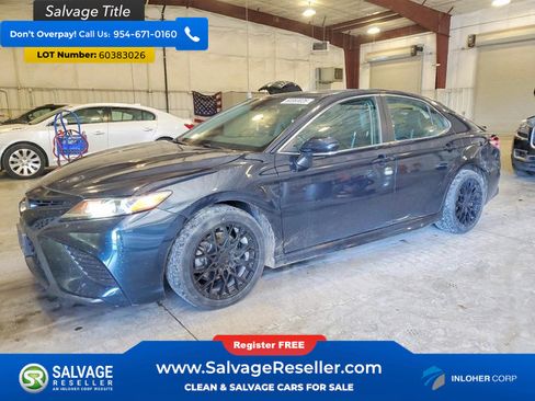 Used 2020 Toyota Camry SE w/ Audio Package AWD/4WD image 1