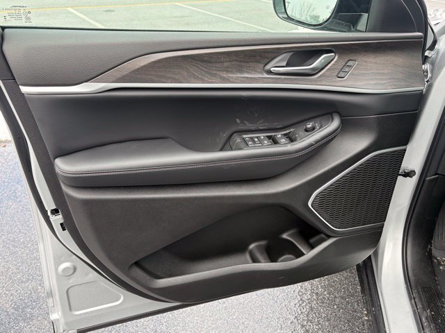 New 2026 Jeep Grand Cherokee Limited AWD/4WD image 12