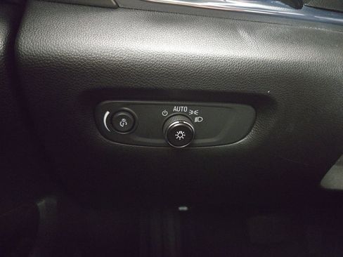 Certified 2023 Chevrolet Traverse LT FWD image 31