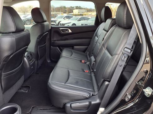 Used 2020 Nissan Pathfinder S image 14