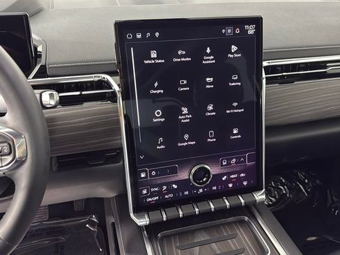 Used 2024 GMC Sierra EV Denali image 21