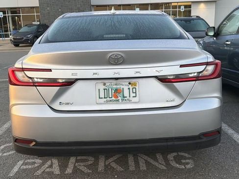 Used 2025 Toyota Camry LE FWD image 5