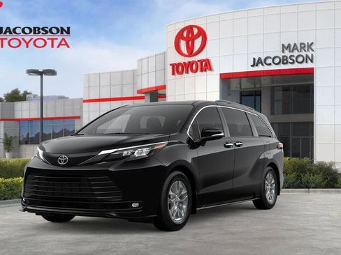 New 2026 Toyota Sienna XLE image 1