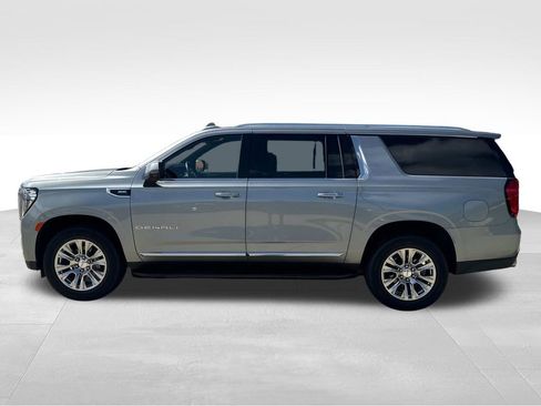 Used 2024 GMC Yukon XL Denali AWD/4WD image 6