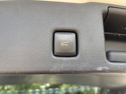Used 2021 Ford Escape Titanium w/ Titanium Elite Package AWD/4WD image 5