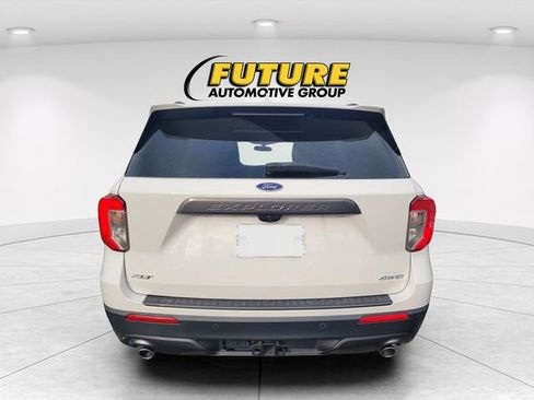 Used 2022 Ford Explorer XLT w/ Equipment Group 202A AWD/4WD image 4