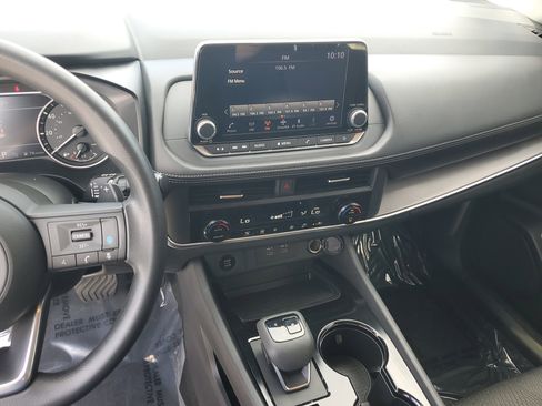 Certified 2024 Nissan Rogue SV FWD image 21
