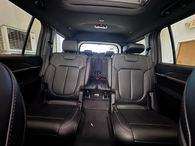 Used 2025 Jeep Grand Cherokee L Limited RWD image 7