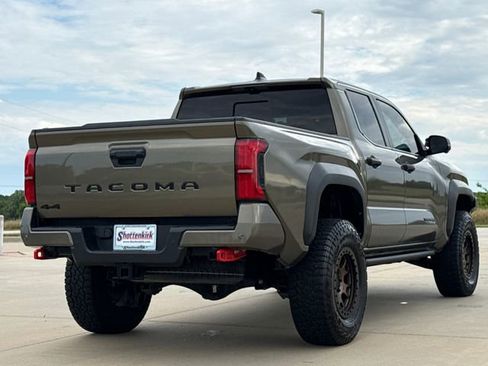 Used 2024 Toyota Tacoma TRD Off-Road w/ TRD Off Road Premium Package AWD/4WD image 8