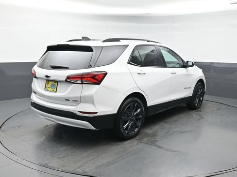 Used 2022 Chevrolet Equinox RS w/ LPO, Cargo Package AWD/4WD image 6