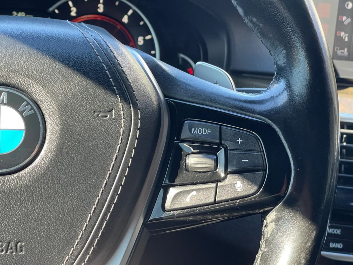 Used 2018 BMW 540i w/ Premium Package RWD image 35