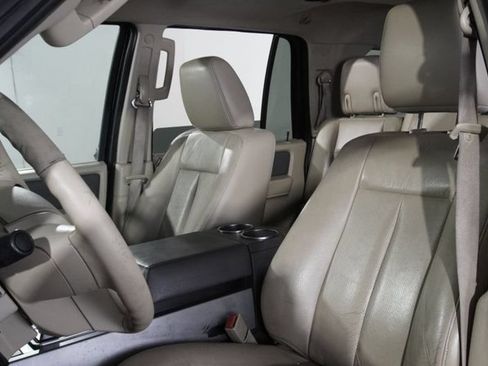 Used 2014 Ford Expedition EL XLT w/ Equipment Group 202A AWD/4WD image 11