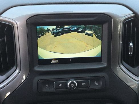 Used 2019 Chevrolet Silverado 1500 Custom w/ Infotainment Package RWD image 28