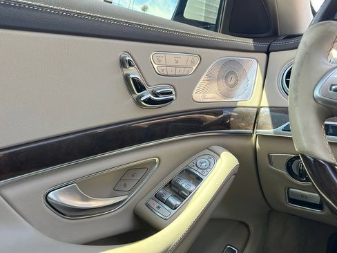 Used 2019 Mercedes-Benz S 560 Sedan image 29
