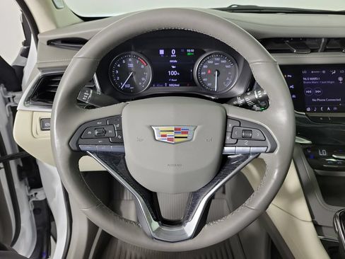 Used 2024 Cadillac XT6 Premium Luxury w/ Technology Package FWD image 22
