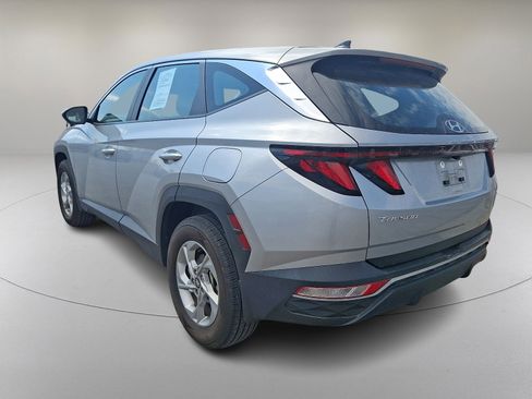 Used 2023 Hyundai Tucson SE image 6