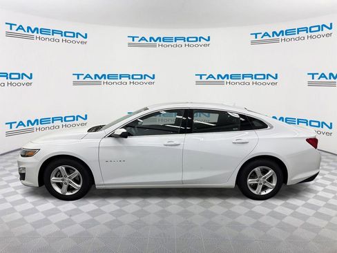 Used 2023 Chevrolet Malibu LT image 2
