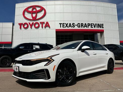 Used 2025 Kia K5 LXS image 2