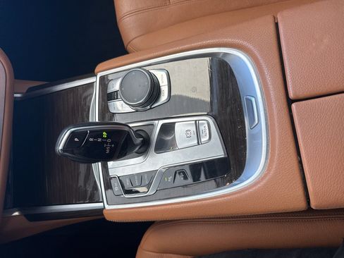 Used 2017 BMW 740i RWD image 15