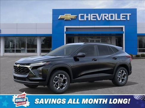 New 2026 Chevrolet Trax LT w/ Driver Confidence Package FWD image 2