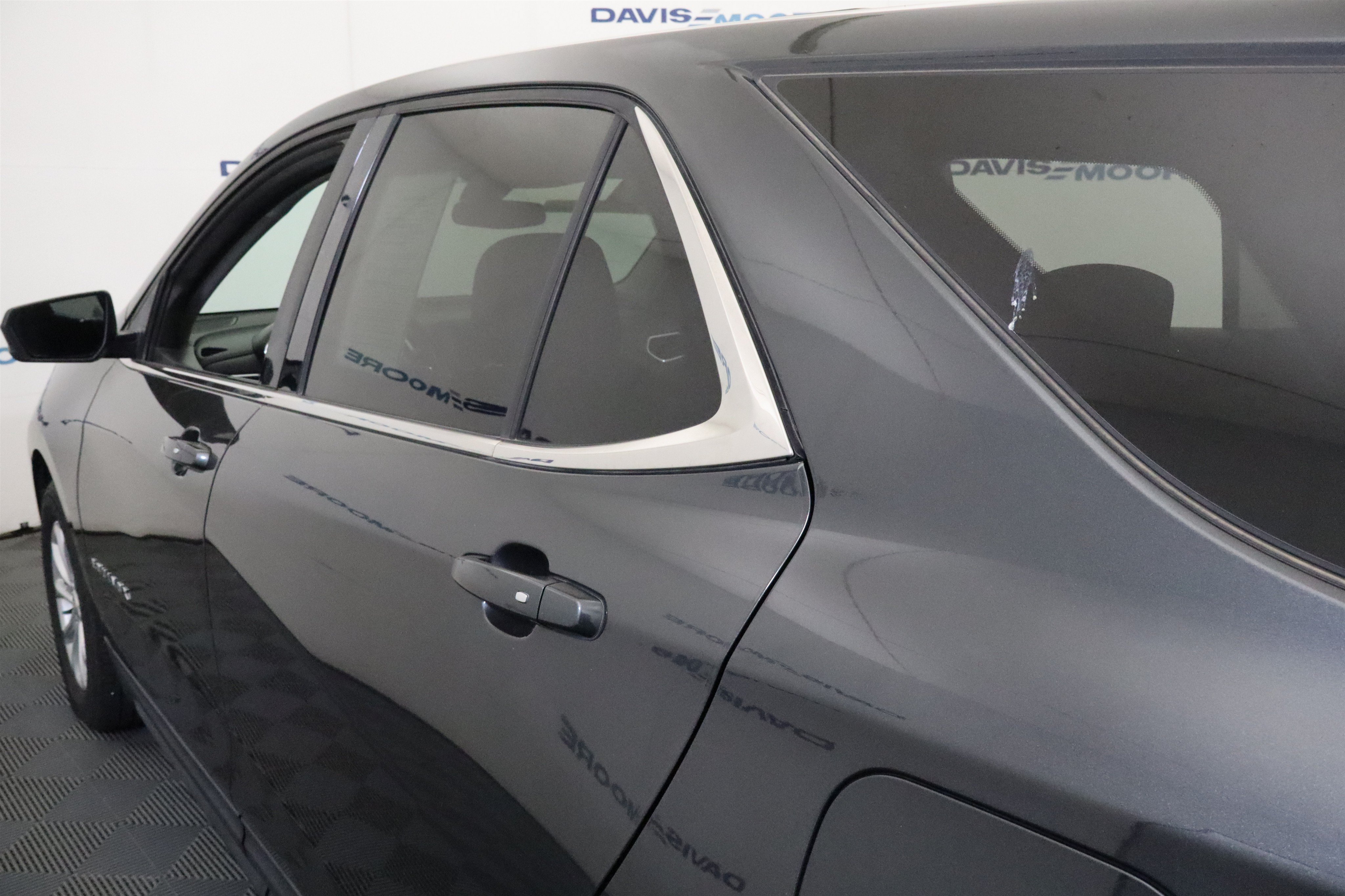 Used 2019 Chevrolet Equinox LT FWD image 11