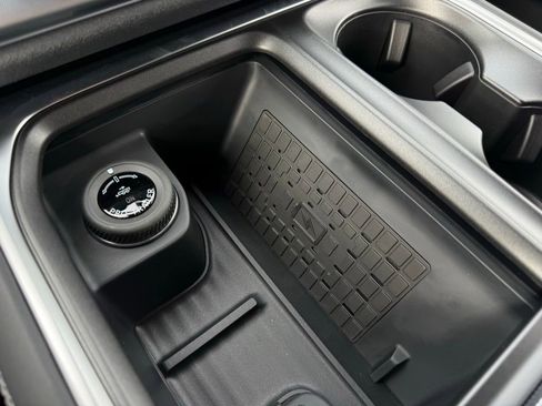 New 2025 Ford Expedition Platinum w/ Stealth Performance Package image 19