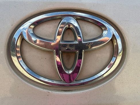 Used 2020 Toyota Highlander Limited FWD image 11