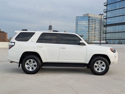Used 2020 Toyota 4Runner SR5 Premium image 8