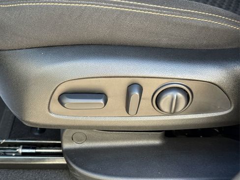 Used 2021 GMC Terrain SLE w/ Driver Convenience Package image 39