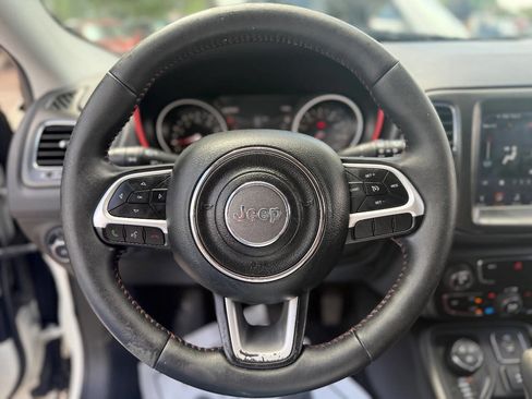 Used 2017 Jeep Compass Trailhawk w/ Leather Interior Group AWD/4WD image 11