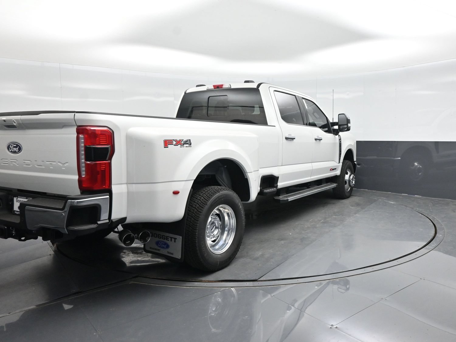 New 2027 Ford F350 Lariat w/ Lariat Premium Package AWD/4WD image 8