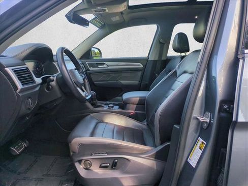 Used 2022 Volkswagen Atlas SEL Premium image 16