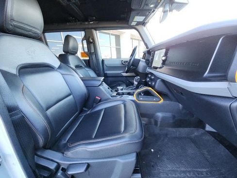 Used 2021 Ford Bronco Badlands image 5