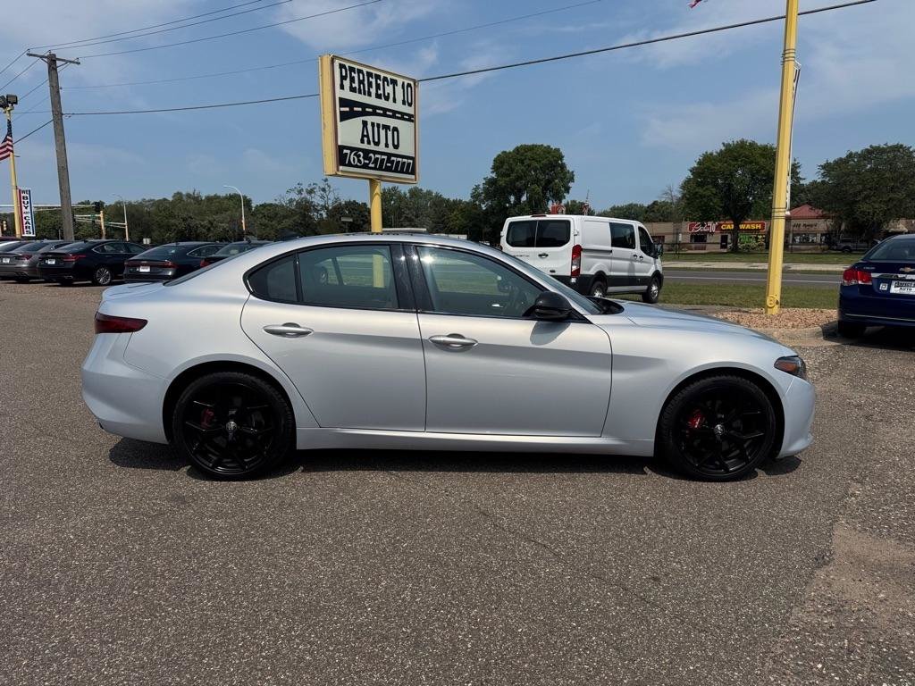 Used 2020 Alfa Romeo Giulia AWD w/ Quick Order Package 22J Sport image 3