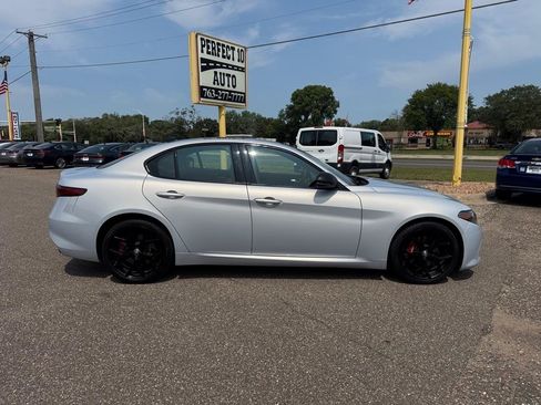 Used 2020 Alfa Romeo Giulia AWD w/ Quick Order Package 22J Sport image 3