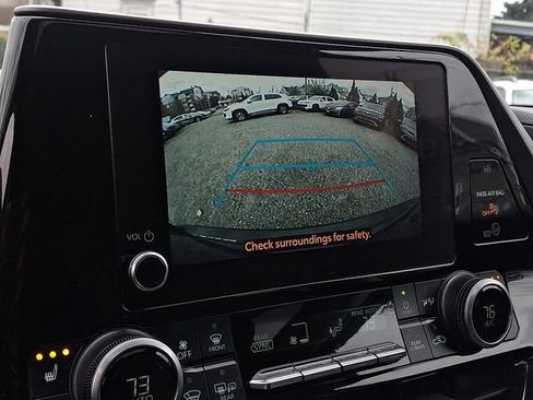 Used 2023 Toyota Highlander XLE image 20