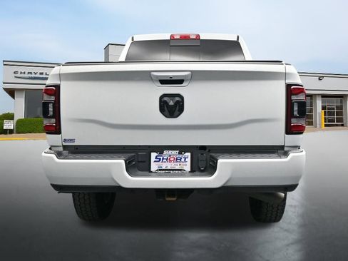 Used 2024 RAM 2500 Big Horn w/ Night Edition AWD/4WD image 4