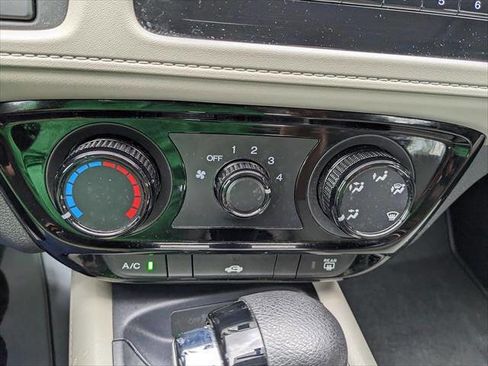 Used 2022 Honda HR-V LX image 24