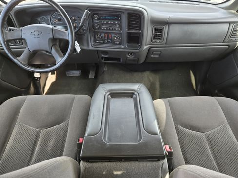 Used 2007 Chevrolet Silverado 1500 LT w/ Crew Cab Value Package image 24