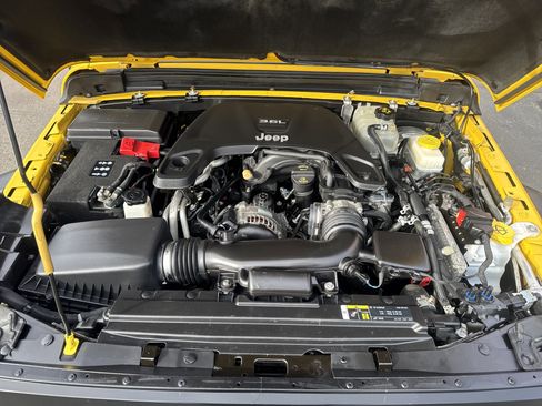 Used 2019 Jeep Wrangler Unlimited Sport image 11