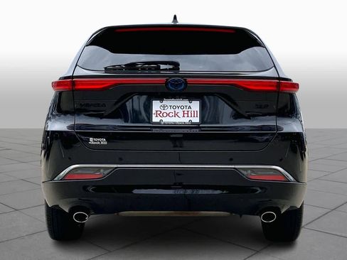 Used 2024 Toyota Venza Nightshade image 5