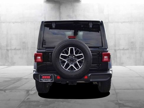 Used 2024 Jeep Wrangler Sahara image 6