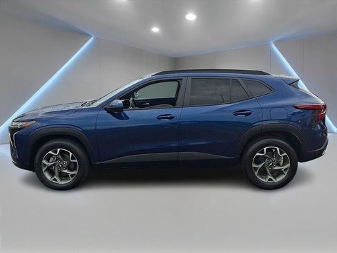 Used 2024 Chevrolet Trax LT w/ Driver Confidence Package FWD image 7